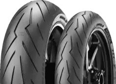 Zbliżenie bieżnika Pirelli Diablo Rosso III