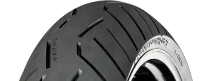 Zbliżenie bieżnika Continental ContiRoadAttack 3 130/80R17 65 V Tył TL M/C