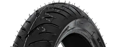 Zbliżenie bieżnika Bridgestone Battlax Sport Touring T32 120/60ZR17 (55 W) Przód TL