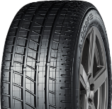 Zbliżenie bieżnika Yokohama HF type-D A008P 245/45 R16 94 W ZR, N0