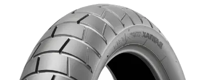 Zbliżenie bieżnika Bridgestone Battlax Adventure Trail AT41 130/80R17 65 H Tył TL M+S, UM