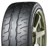 Zbliżenie bieżnika Yokohama Advan Neova AD09 325/30 R19 105 W XL