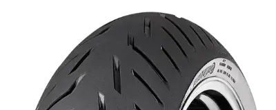 Zbliżenie bieżnika Continental ContiRoadAttack 4 190/55ZR17 (75 W) Tył TL