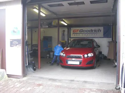 Edek Serwis Opon Podgórska 32