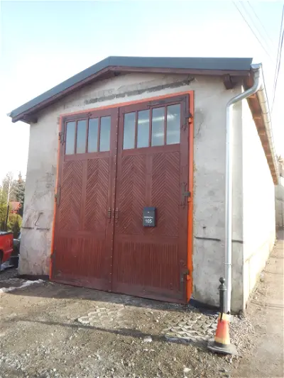 Lin Garage